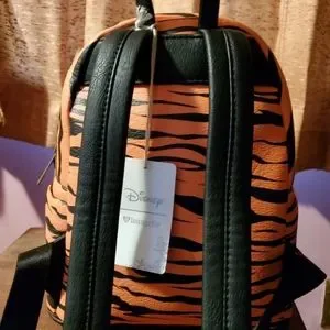Loungefly | Bags | Tigger Loungefly Backpack Original  display picture 3